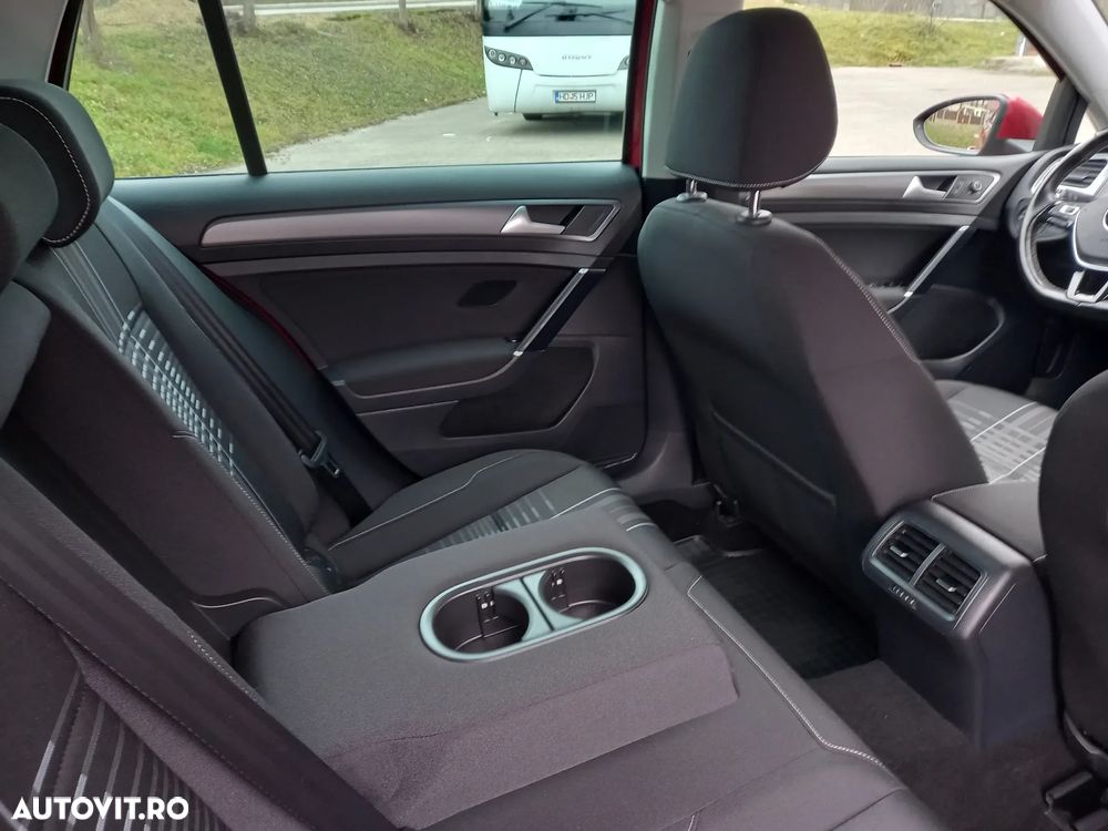 Volkswagen Golf 2.0 TDI 4Motion BlueMotion Technology Lounge - 9