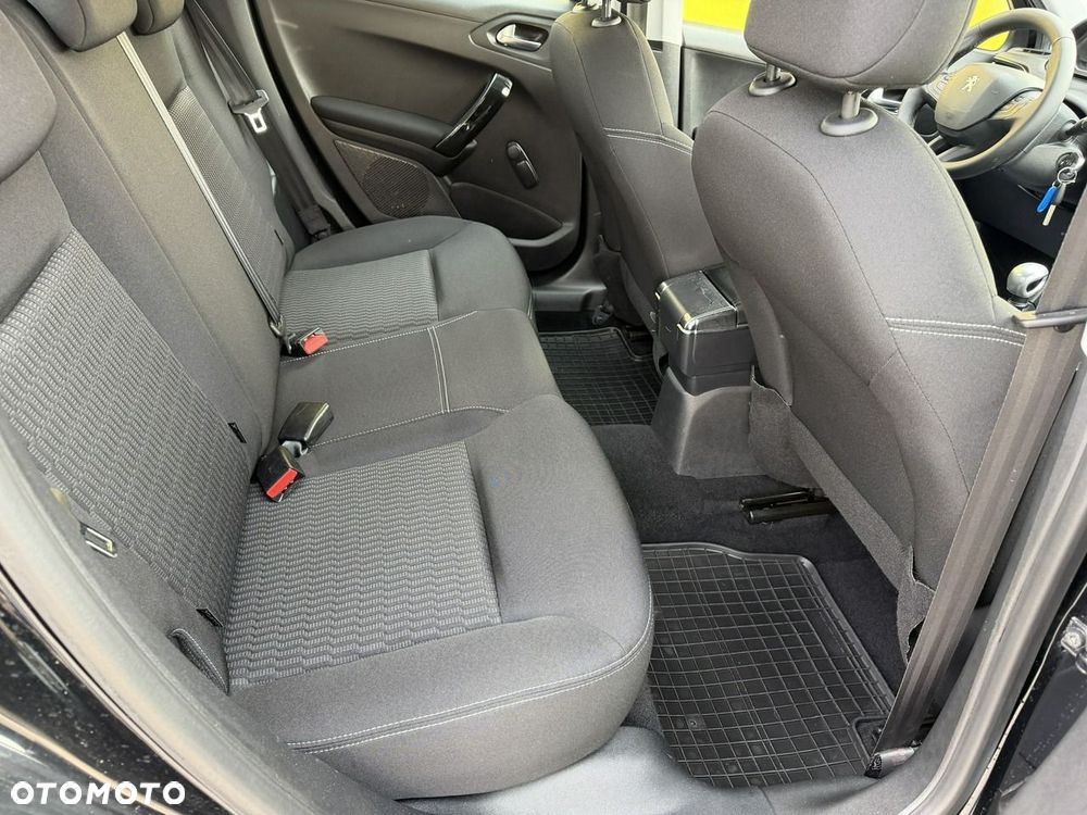 Peugeot 208 BlueHDi 100 Active - 31