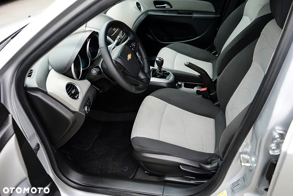 Chevrolet Cruze - 17