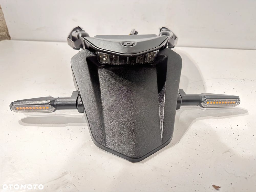 Błotnik tył lampa Mondial 125 HPS 20-23r. - 8