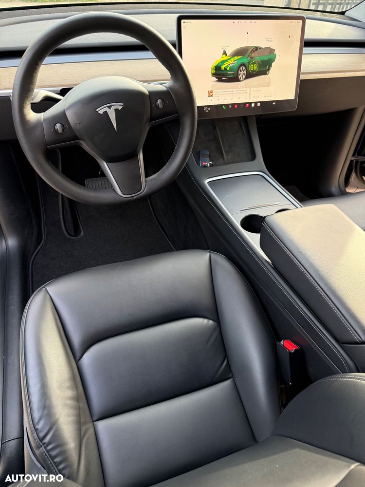 Tesla Model Y - 13