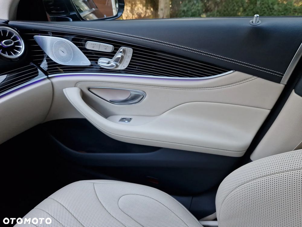 Mercedes-Benz CLS - 24