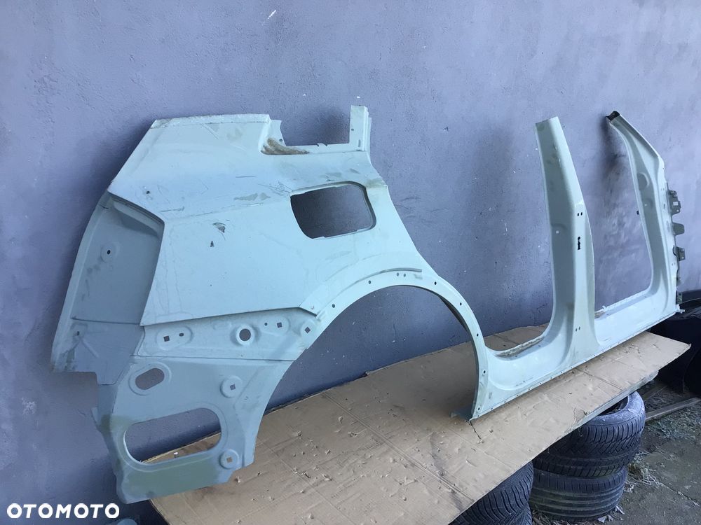 Błotnik tylny prawy Słupek Próg Audi Q5 80A - 2