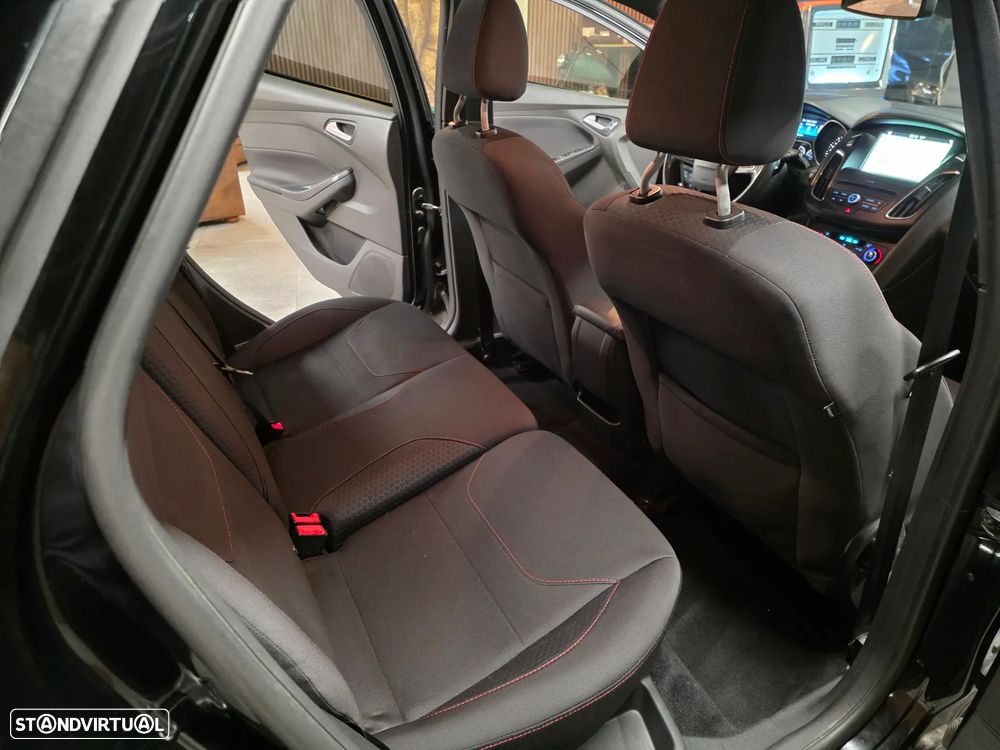 Ford Focus SW 1.5 TDCi ST-Line - 22