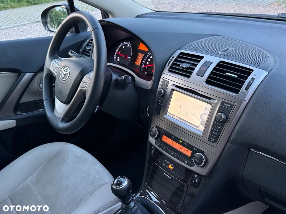 Toyota Avensis - 14