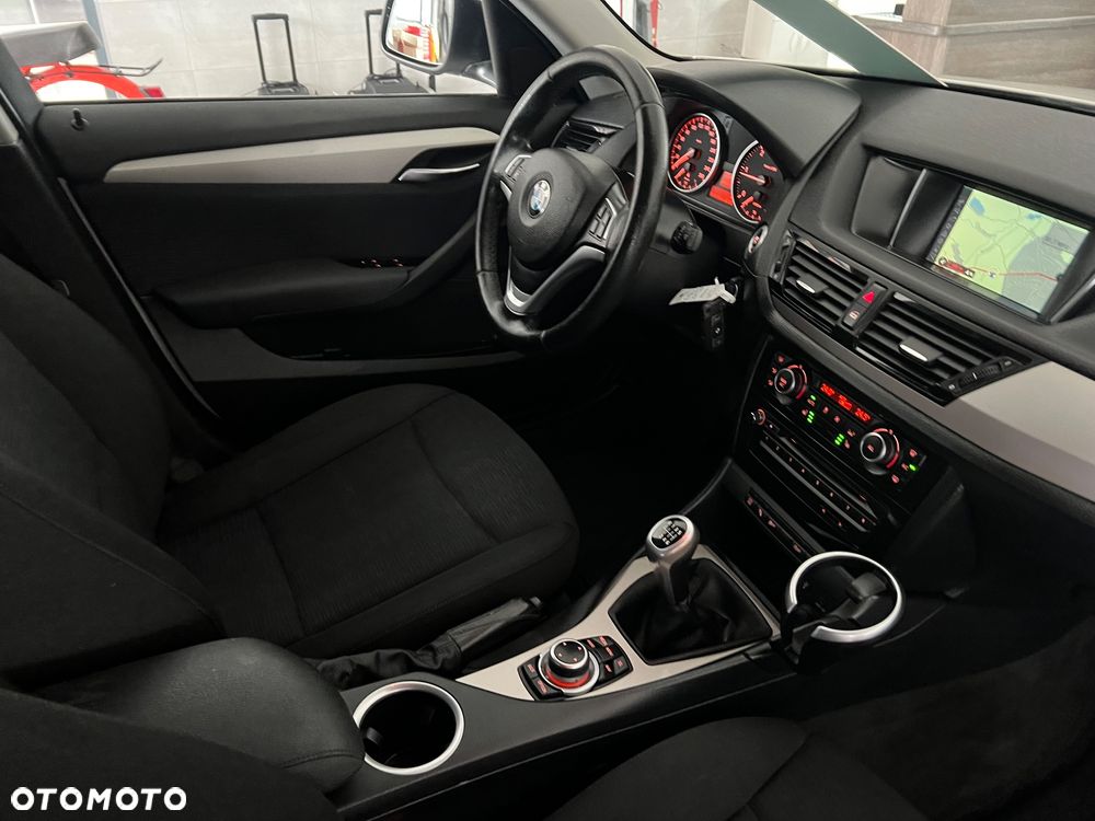 BMW X1 sDrive16d xLine - 27