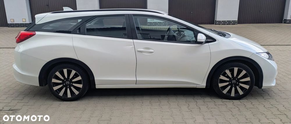Honda Civic 1.6 i-DTEC Lifestyle Black Edition - 23