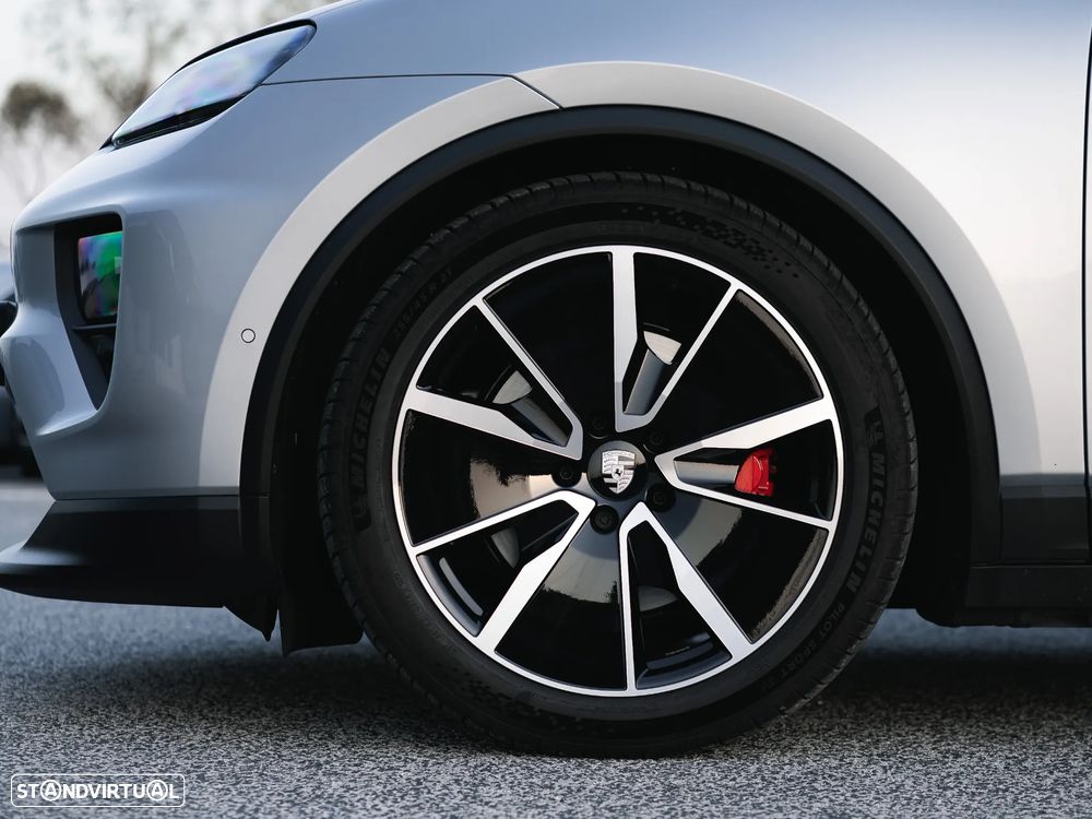 Porsche Macan Electric 4S - 9