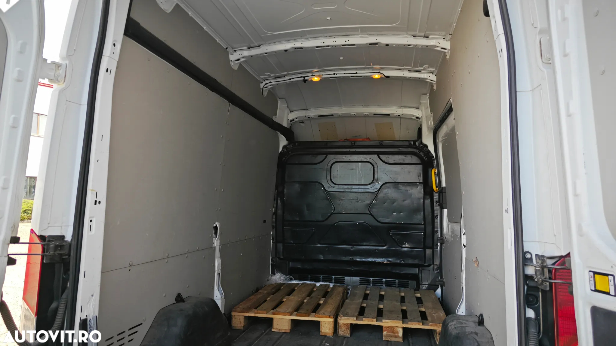 Ford Transit - 22