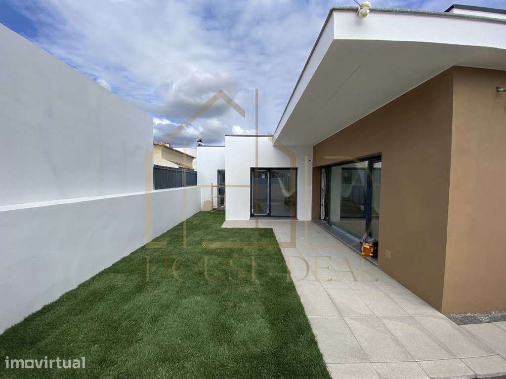 Moradia Térrea Isolada T3 | O Refúgio Perfeito de Tranquilidade e P... - Grande imagem: 2/22