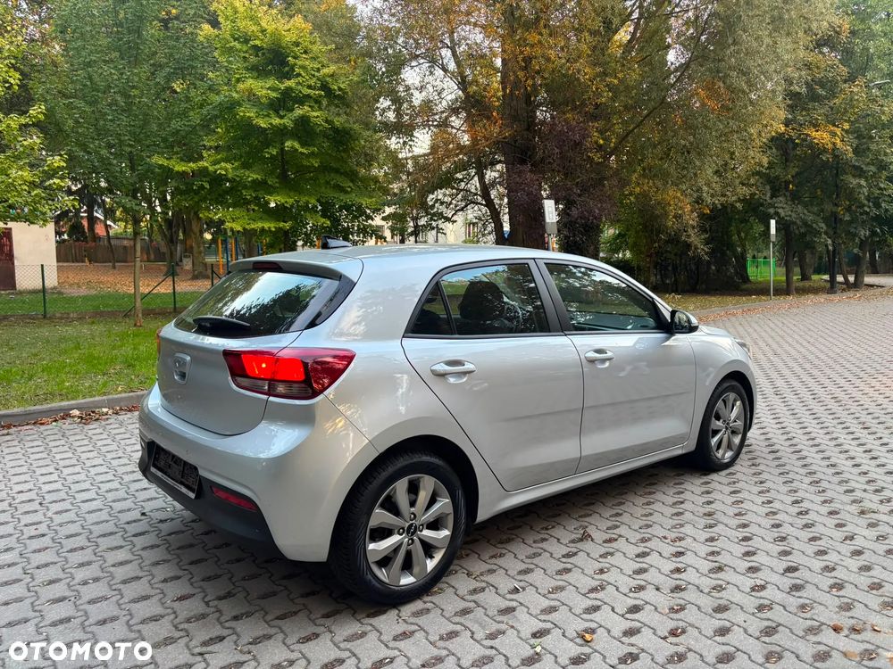 Kia Rio - 5