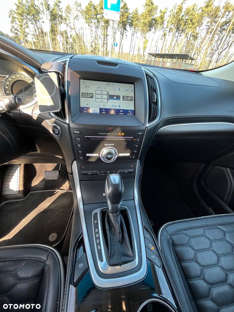 Ford Edge 2.0 TDCi Bi-Turbo 4x4 Vignale - 29