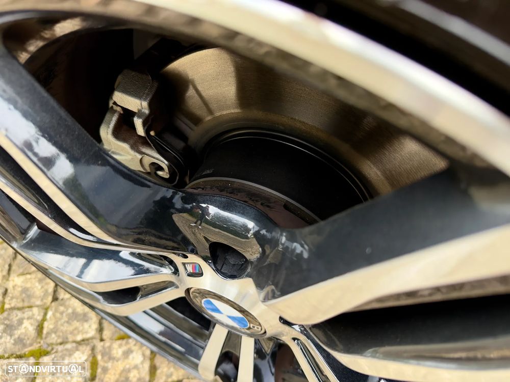 BMW 318 d Sport - 16