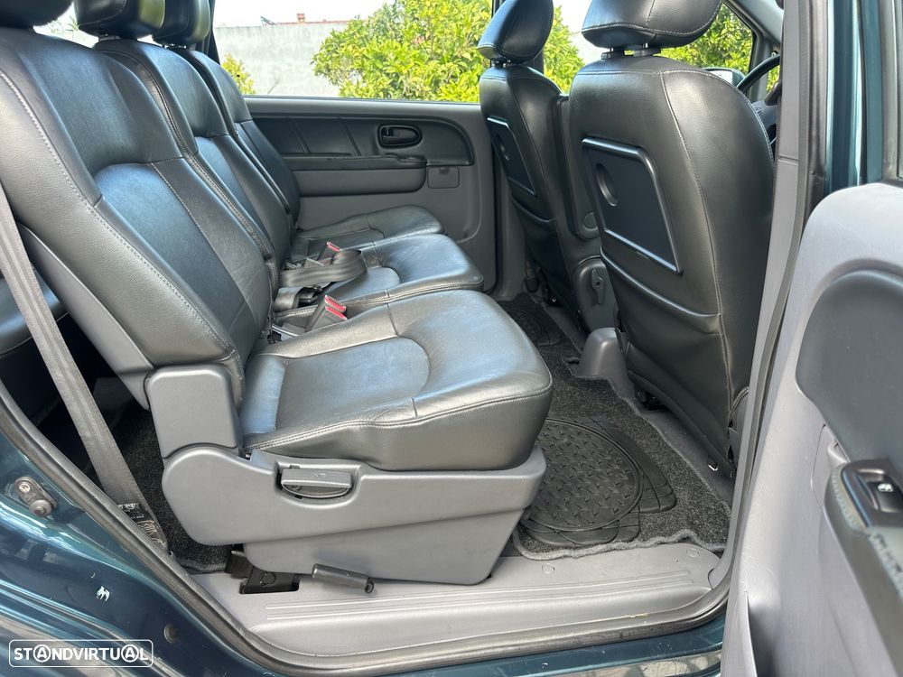 Hyundai Trajet 2.0 CRDi GLS - 19