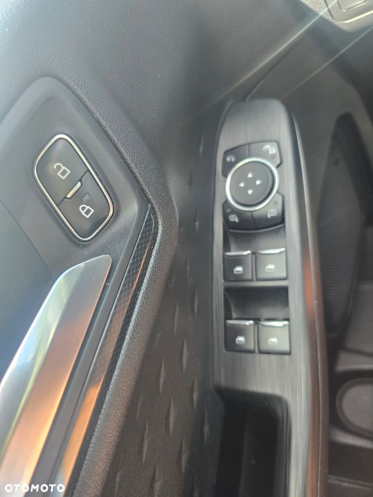 Ford Kuga 2.0 EcoBlue AWD ST-Line X - 29