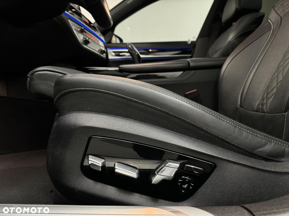 BMW Seria 7 - 15