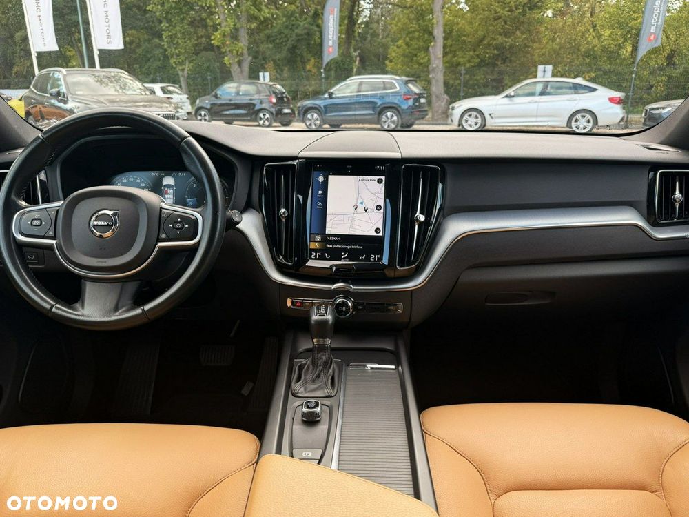 Volvo XC 60 D4 AWD Momentum - 23