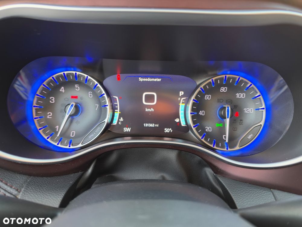 Chrysler Pacifica - 26