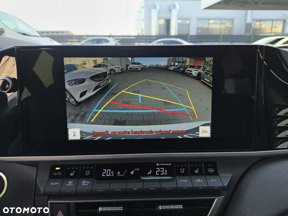 Toyota Camry - 24