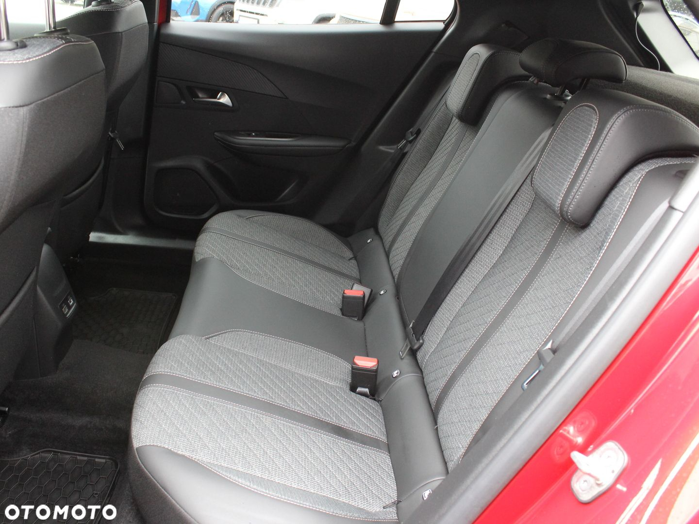 Peugeot 2008 - 13