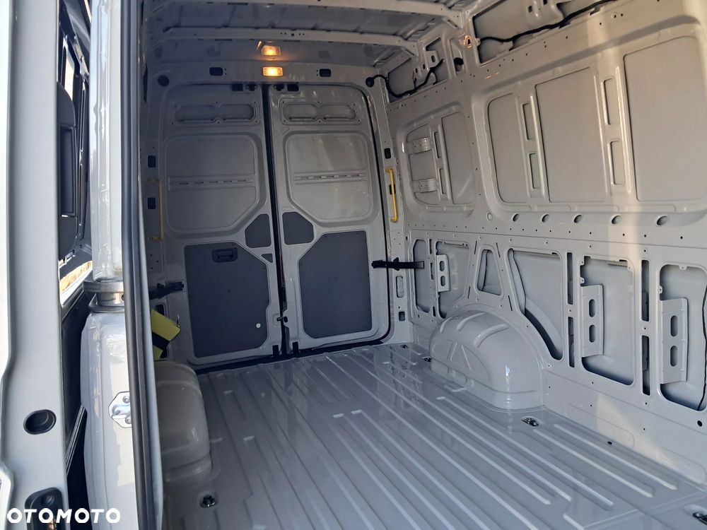 Volkswagen Crafter - 24