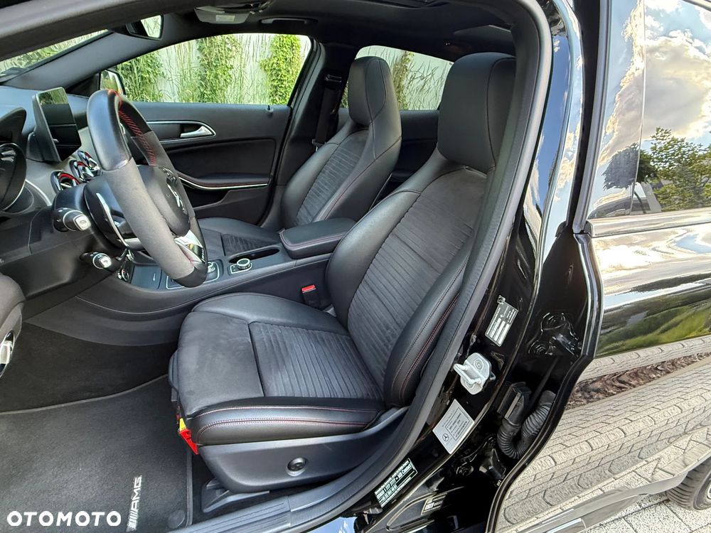Mercedes-Benz GLA - 15