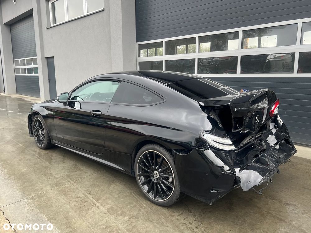 Mercedes-Benz Klasa C 300 9G-TRONIC - 5