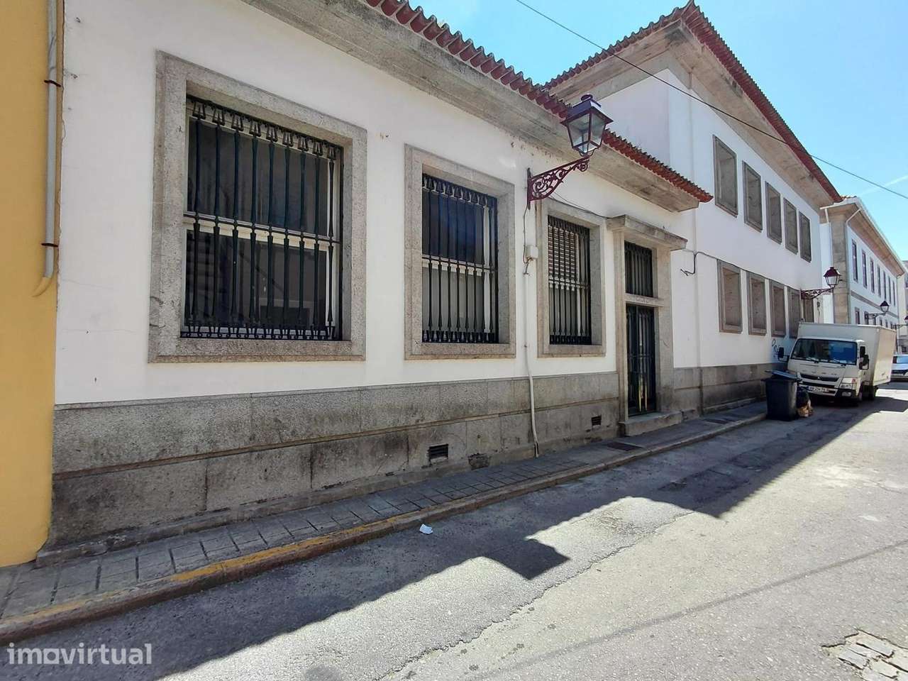 Escritório em Edifício Histórico no Centro  Póvoa de Varzim com 344 m² - Grande imagem: 2/24