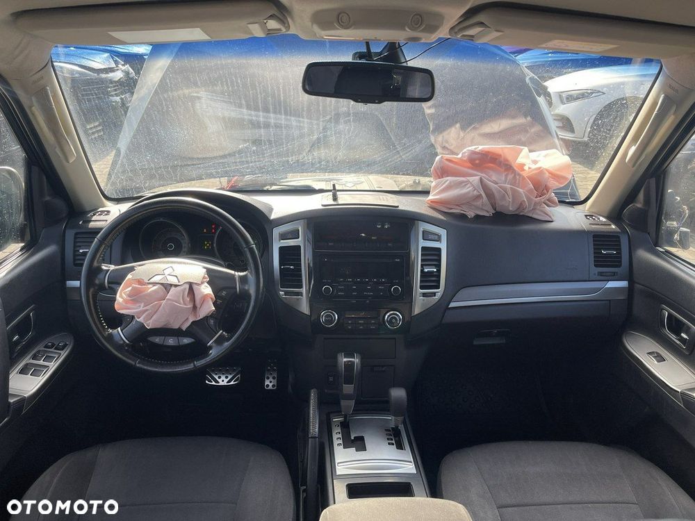 Mitsubishi Pajero 3.2 DI-D Automatik - 11