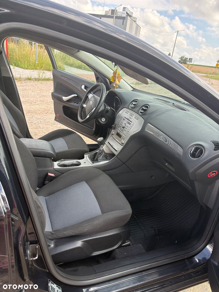 Ford Mondeo 1.8 TDCi Ambiente - 19