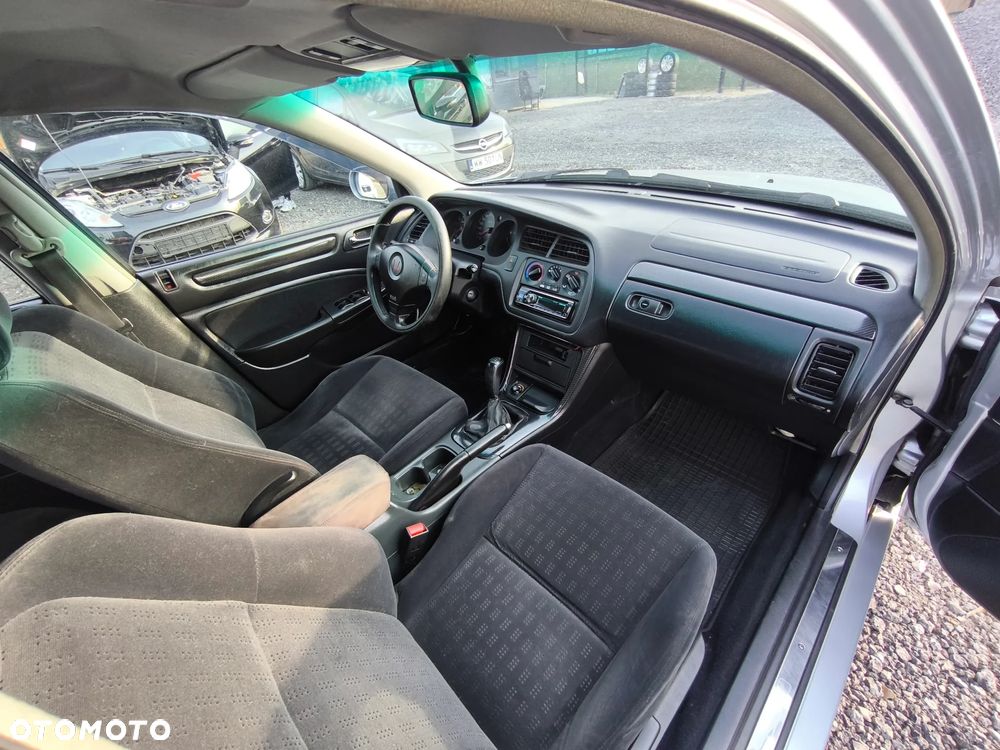 Honda Accord 1.8i ES - 25