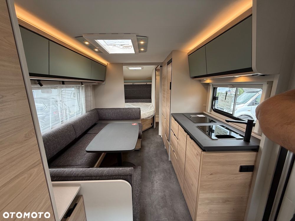 Dethleffs Camper 560 FMK - 13