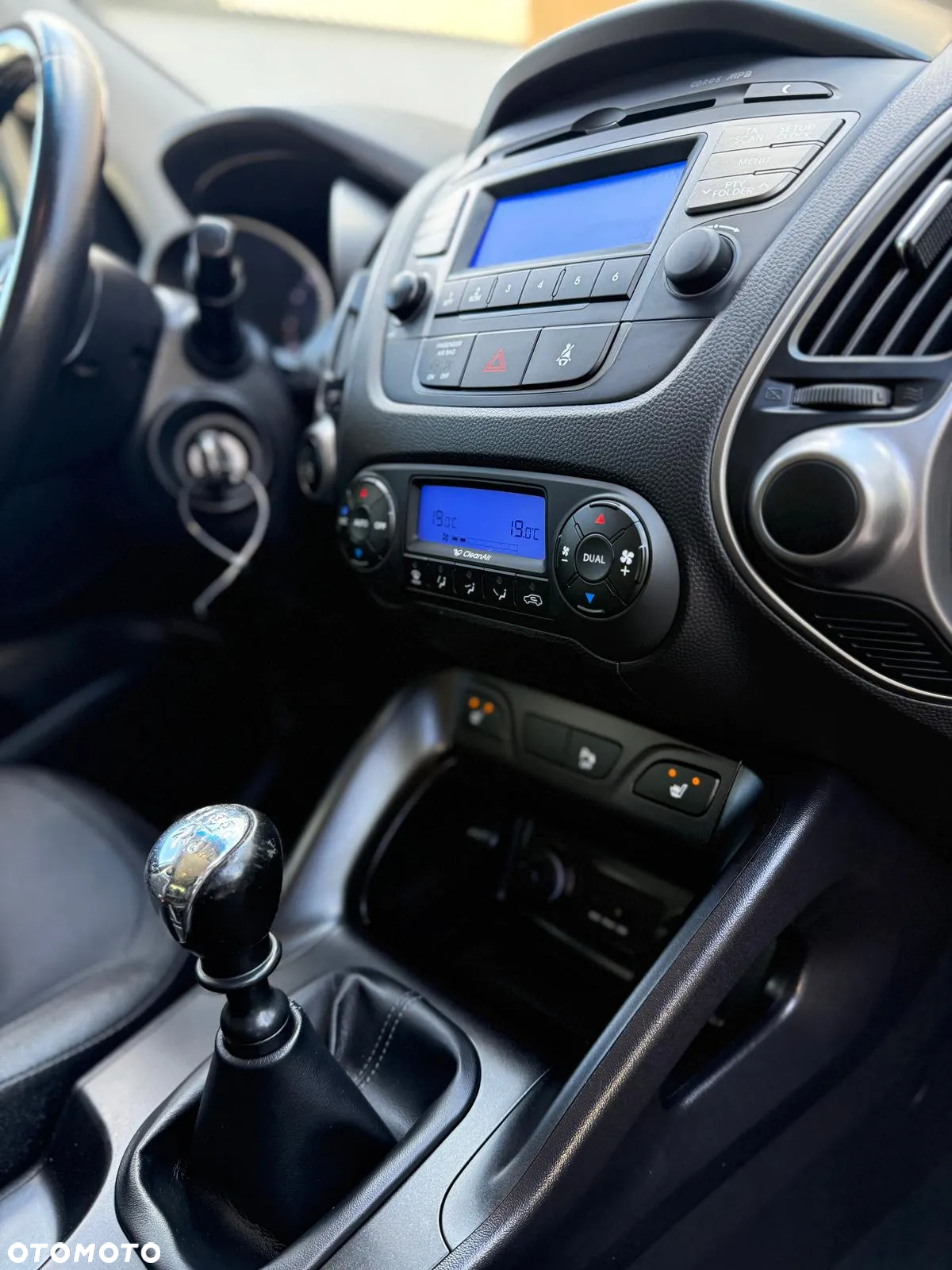 Hyundai ix35 1.6 2WD Fifa World Cup Edition - 17