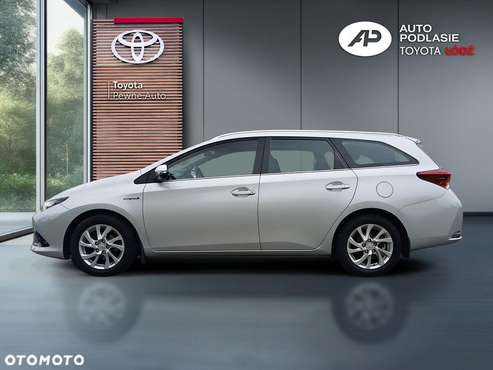Toyota Auris Hybrid 135 Premium - 10