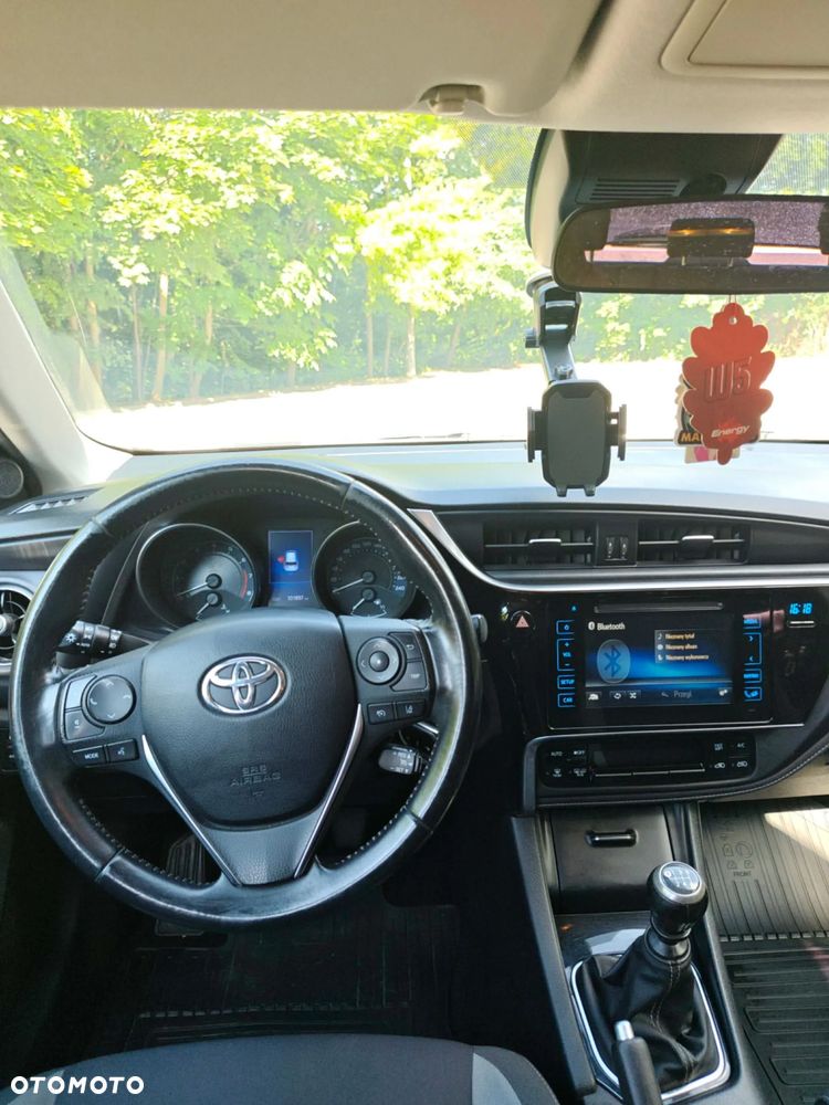 Toyota Auris - 16