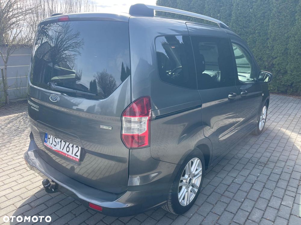 Ford E-Tourneo Courier - 5