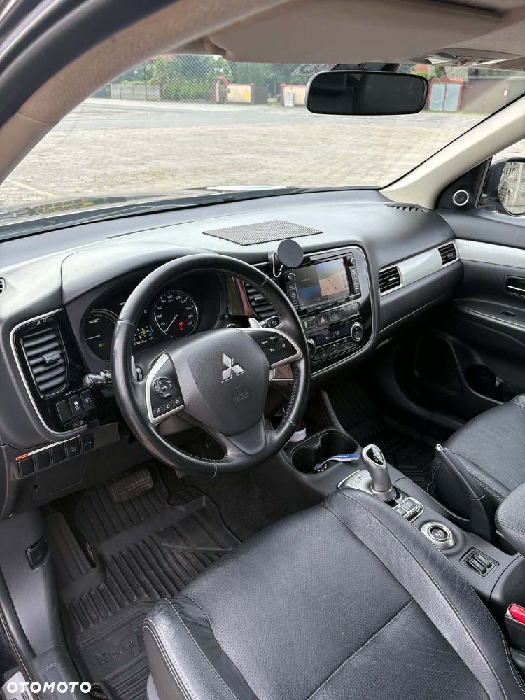 Mitsubishi Outlander 2.0 4WD - 12