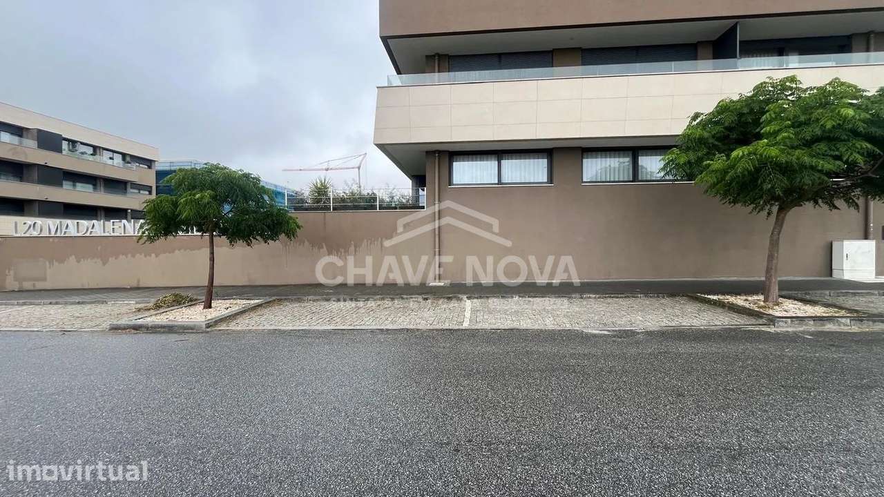 Arrenda-se T3 Mobilado | Terraço e Box Dupla / Madalena – Gaia - Grande imagem: 3/16