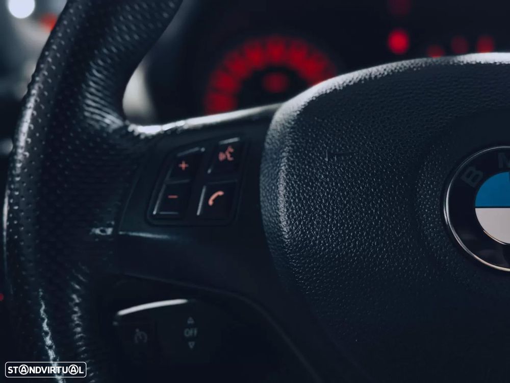 BMW 118 d Pack M - 22