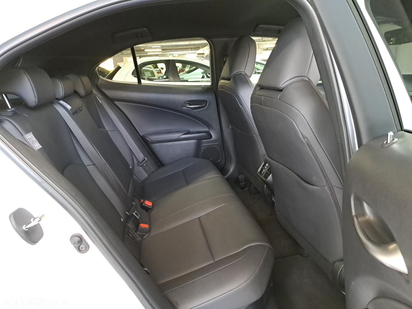 Lexus UX 250h GPF F Impression 2WD - 13