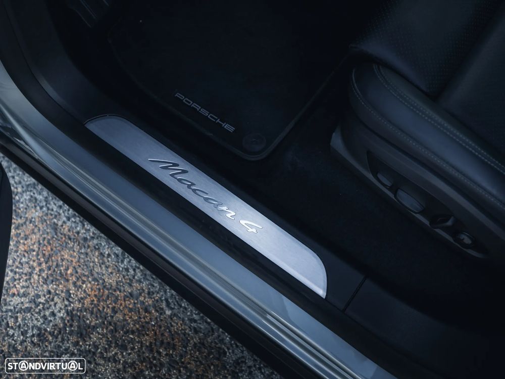 Porsche Macan Electric 4 - 23