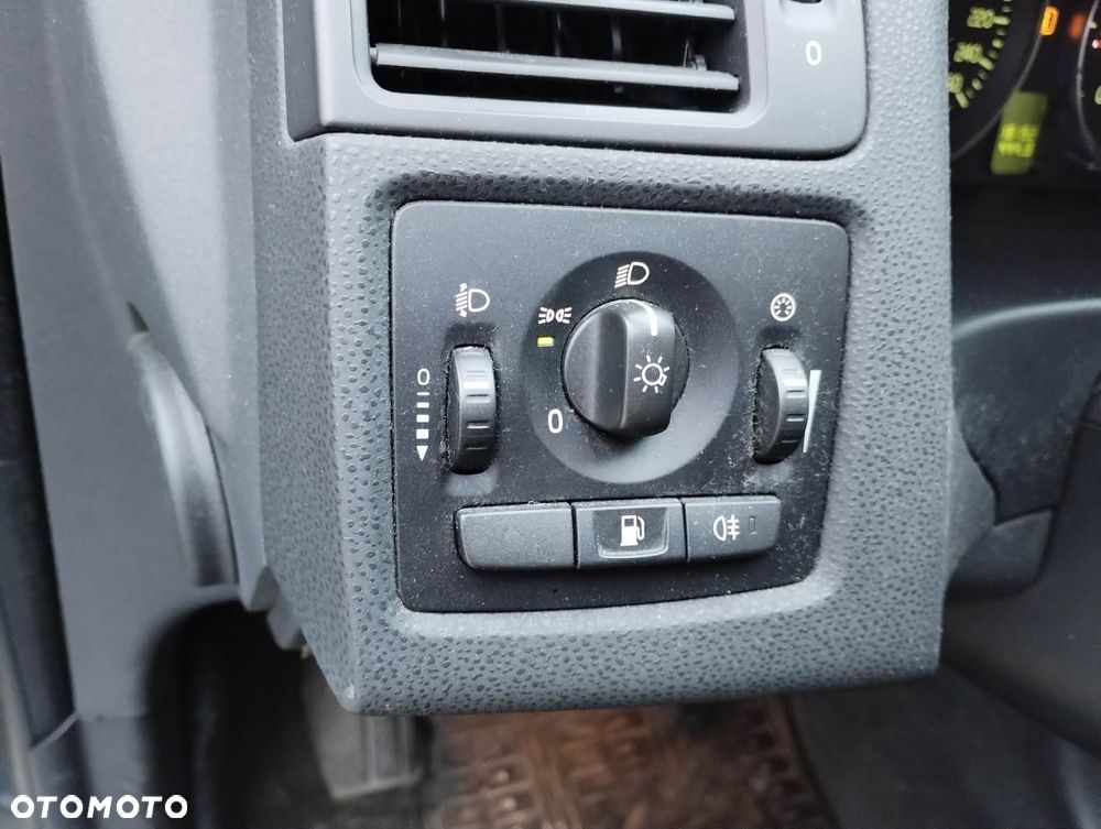 Volvo V50 1.6D DPF DRIVe - 21