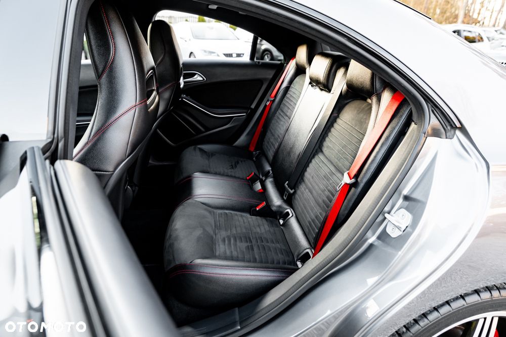 Mercedes-Benz CLA 250 7G-DCT AMG Line - 21