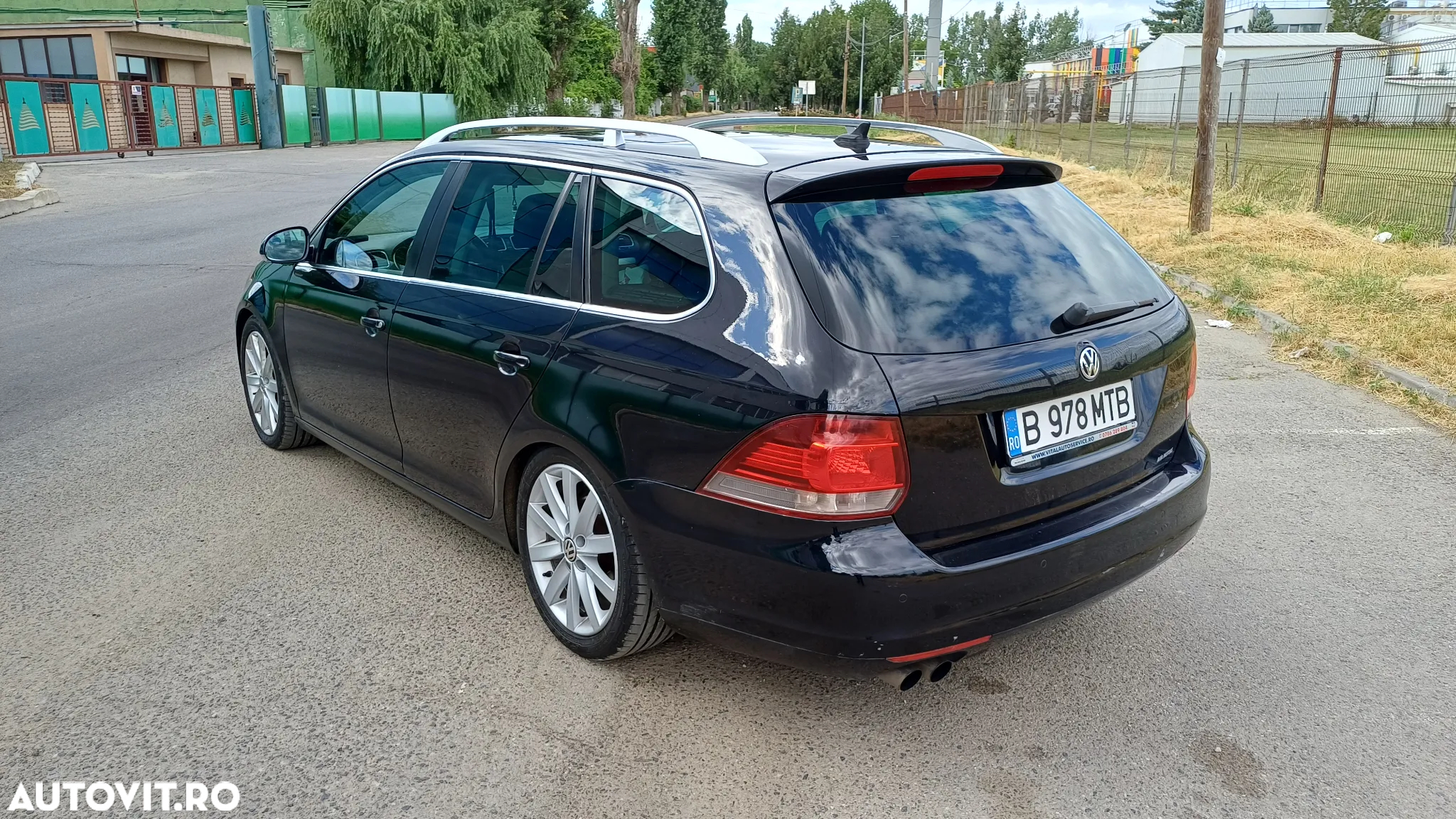 Volkswagen Golf 2.0 TDI Highline DSG - 2
