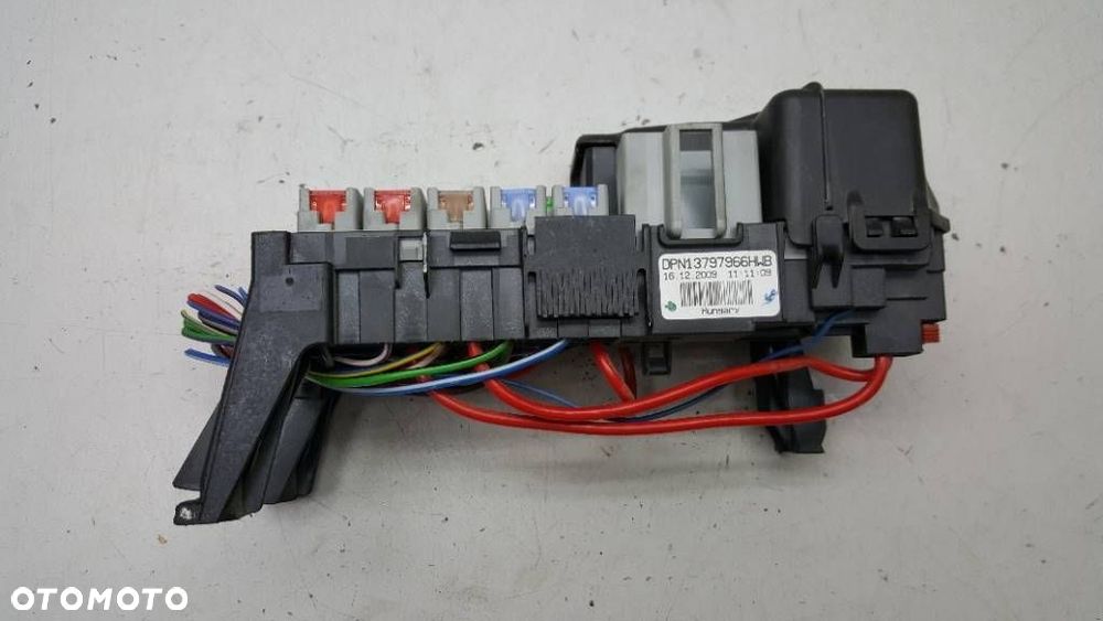 SKRZYNKA BEZPIECZNIKÓW MODUŁ VOLVO XC60 2.4 D5 EU - 4