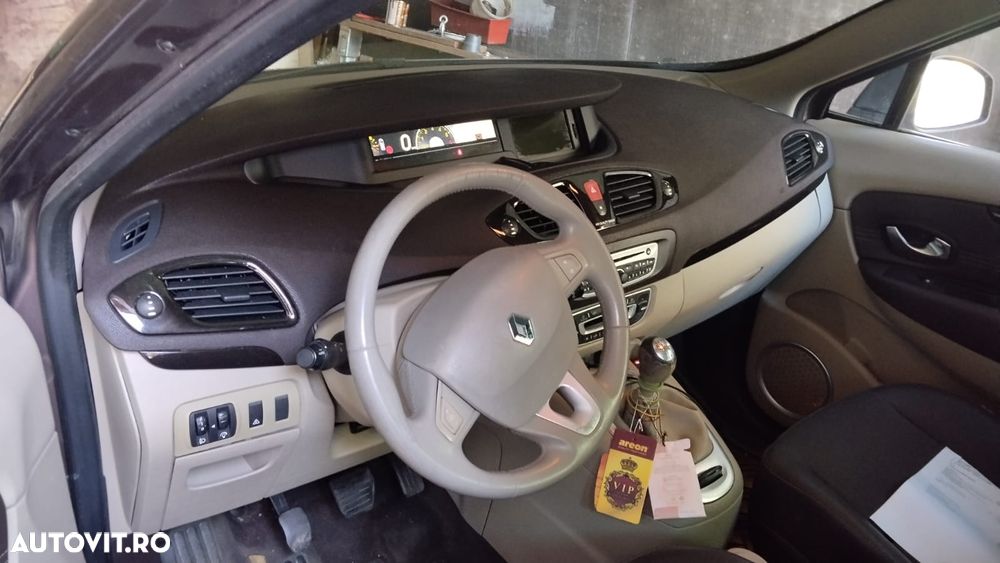 Renault Grand Scenic 1.9dCi Privilege - 3