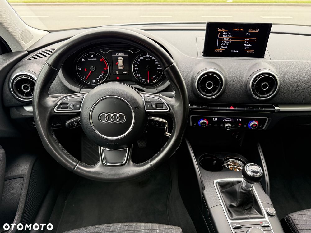Audi A3 Sportback 2.0 TDI S line Sportpaket - 22
