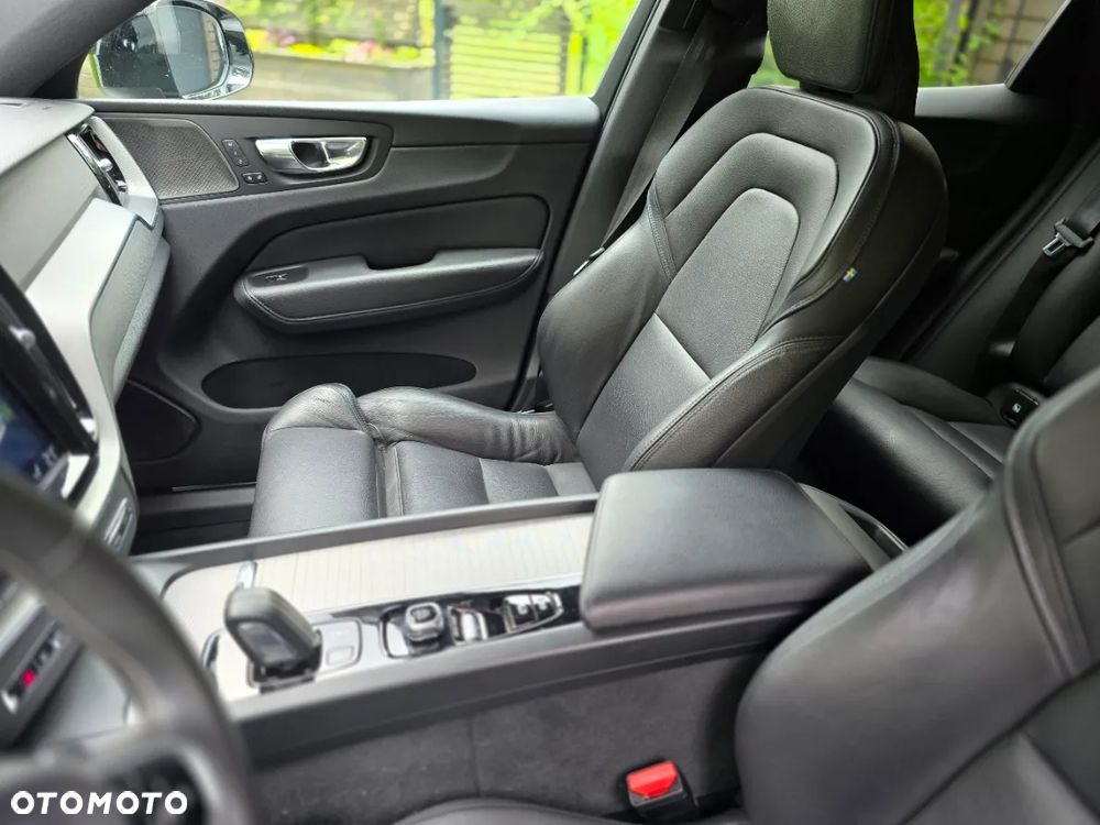 Volvo XC 60 B5 B R-Design - 26