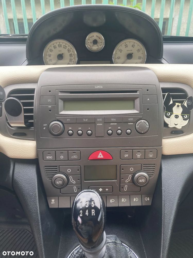 Lancia Ypsilon 1.4 16v Platino - 4