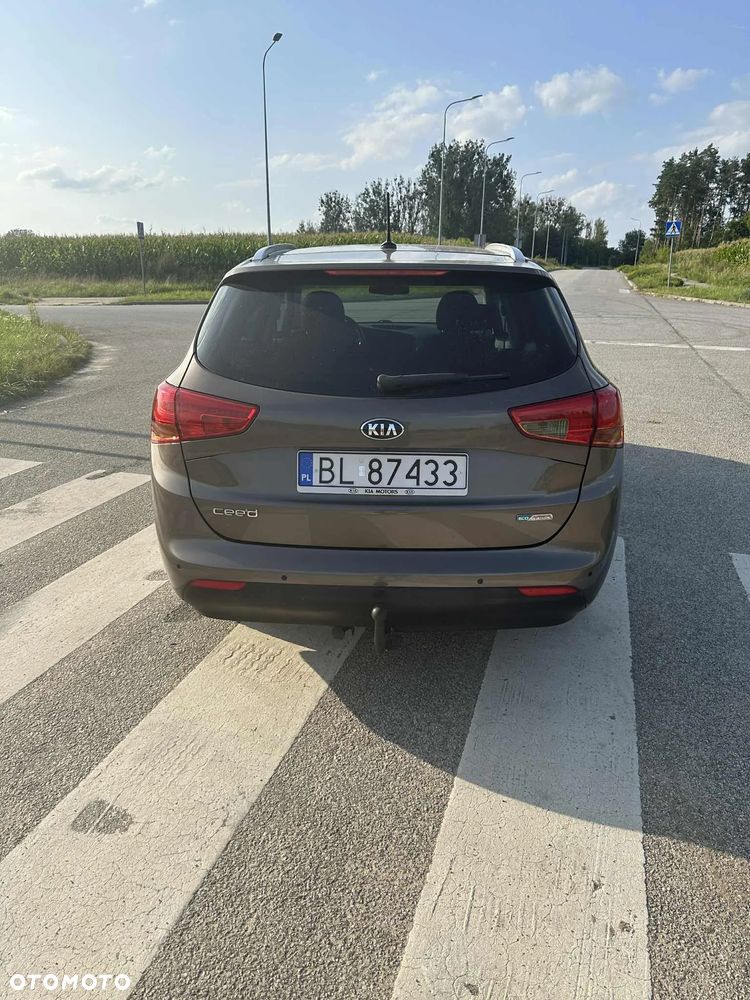 Kia Ceed 1.6 GDI ISG SW Spirit - 7